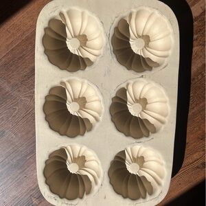 Pampered Chef Family Heritage Stoneware